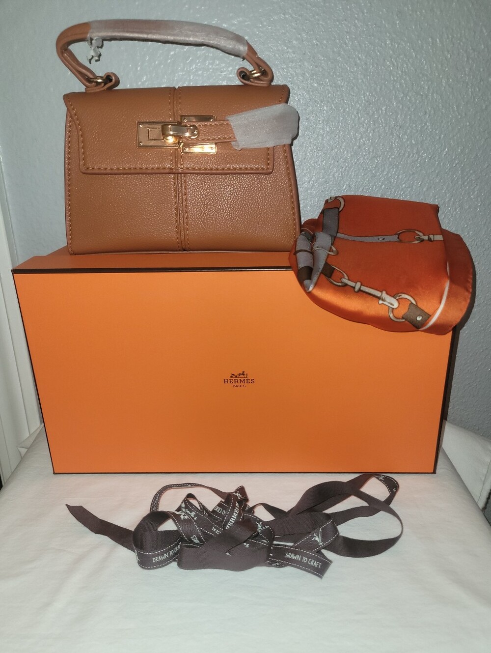 Designer Style Bag - Picture 2 of 13